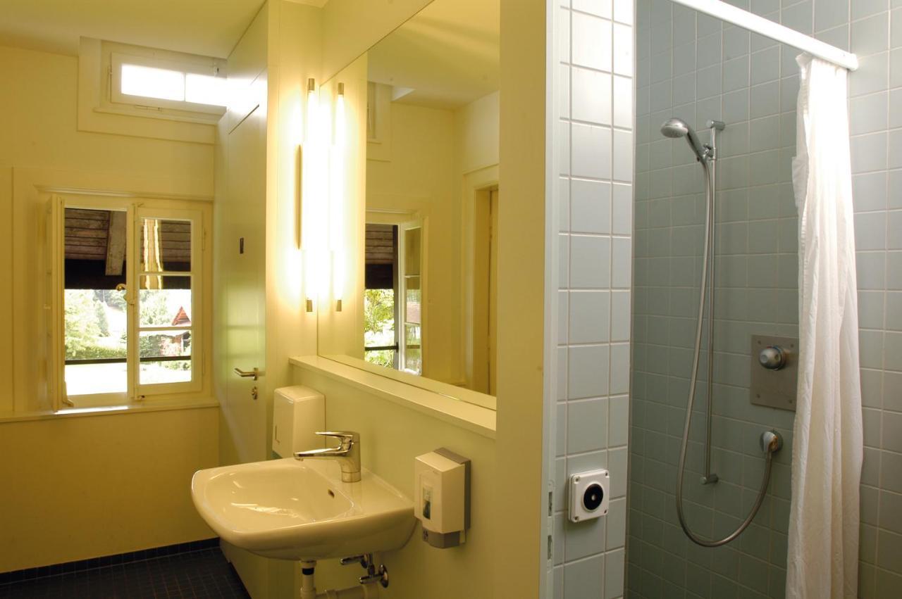 Leissigen Youth Hostel Bagian luar foto